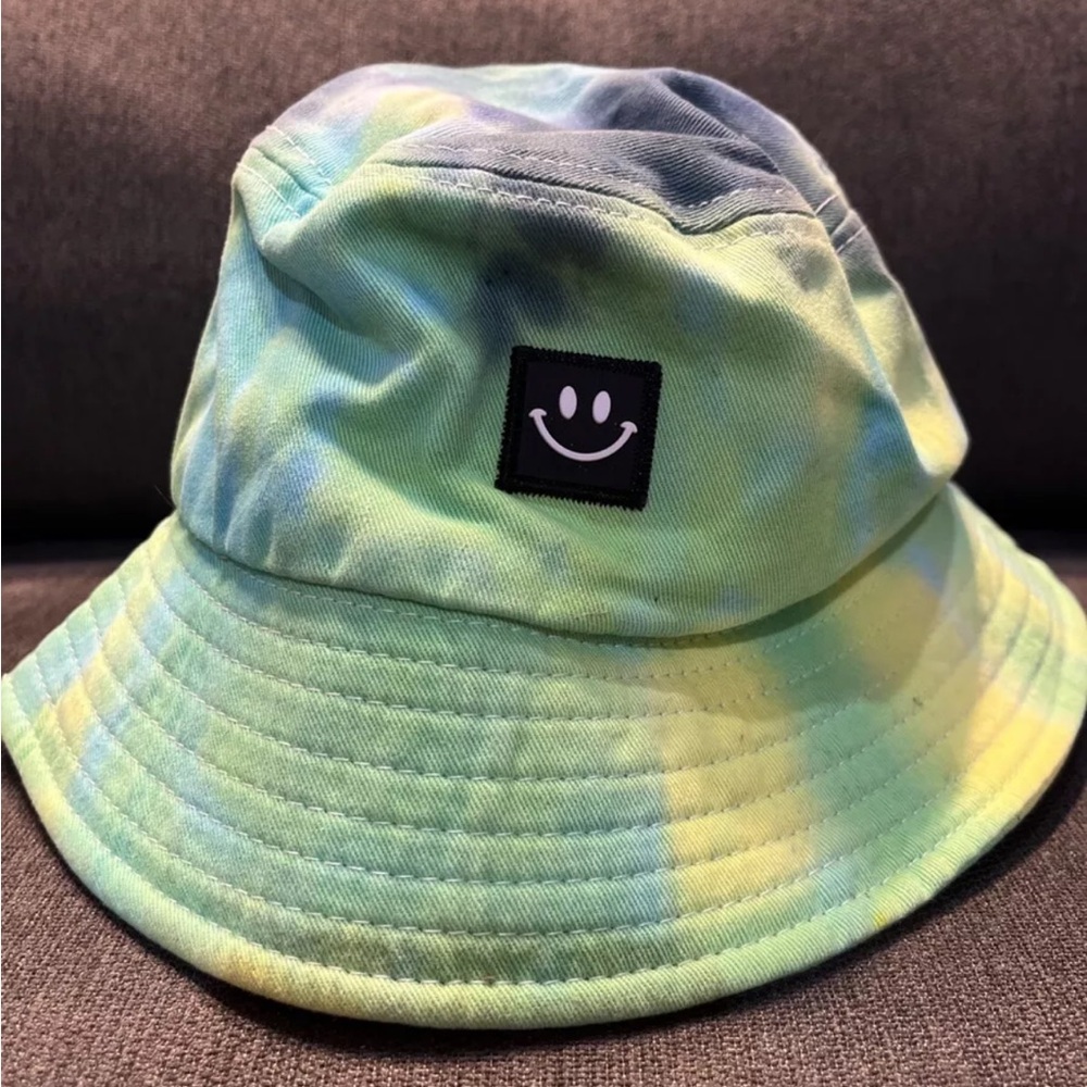 Everything Now Tie Dye Smile Face Bucket Hat